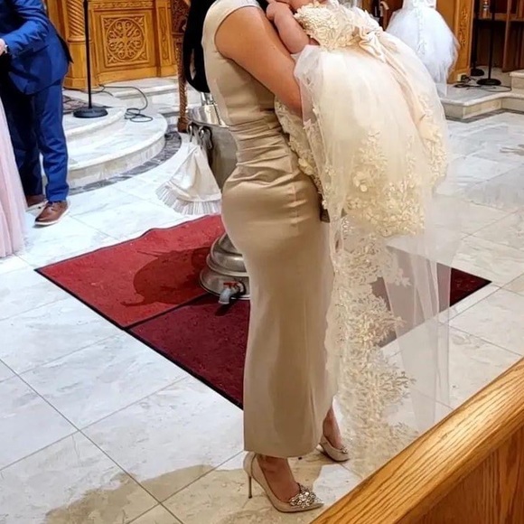 Dress - Picture 3 of 6